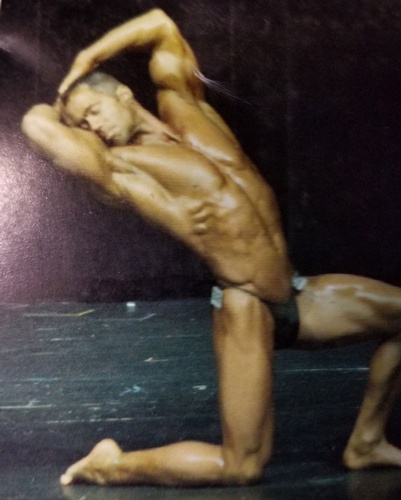 Bodybuilder Posing - Natural Bodybuilding Milwaukee WI at Better Results Personal Training